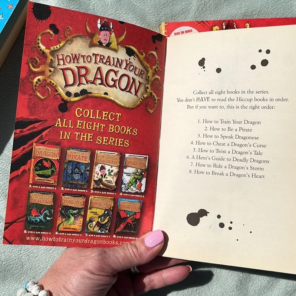 3 novels: How to train your dragon, How to Speak Dragonese,and Totally Winnie - Picture 12 of 15